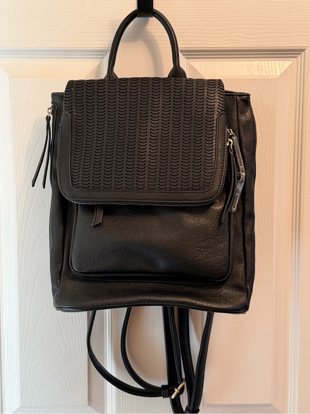 Antik Kraft Black Textured Flap Leather Backpack